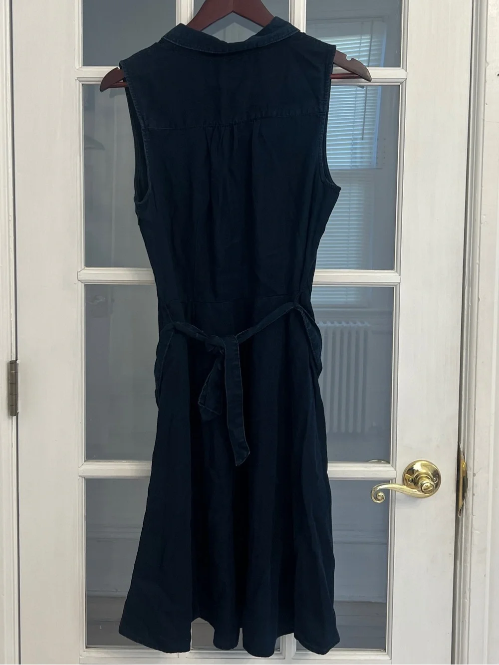 BANANA REPUBLIC Women's Dark Wash Chambray Sleeveless Collared Belted Dress NEW - Picture 2 of 5